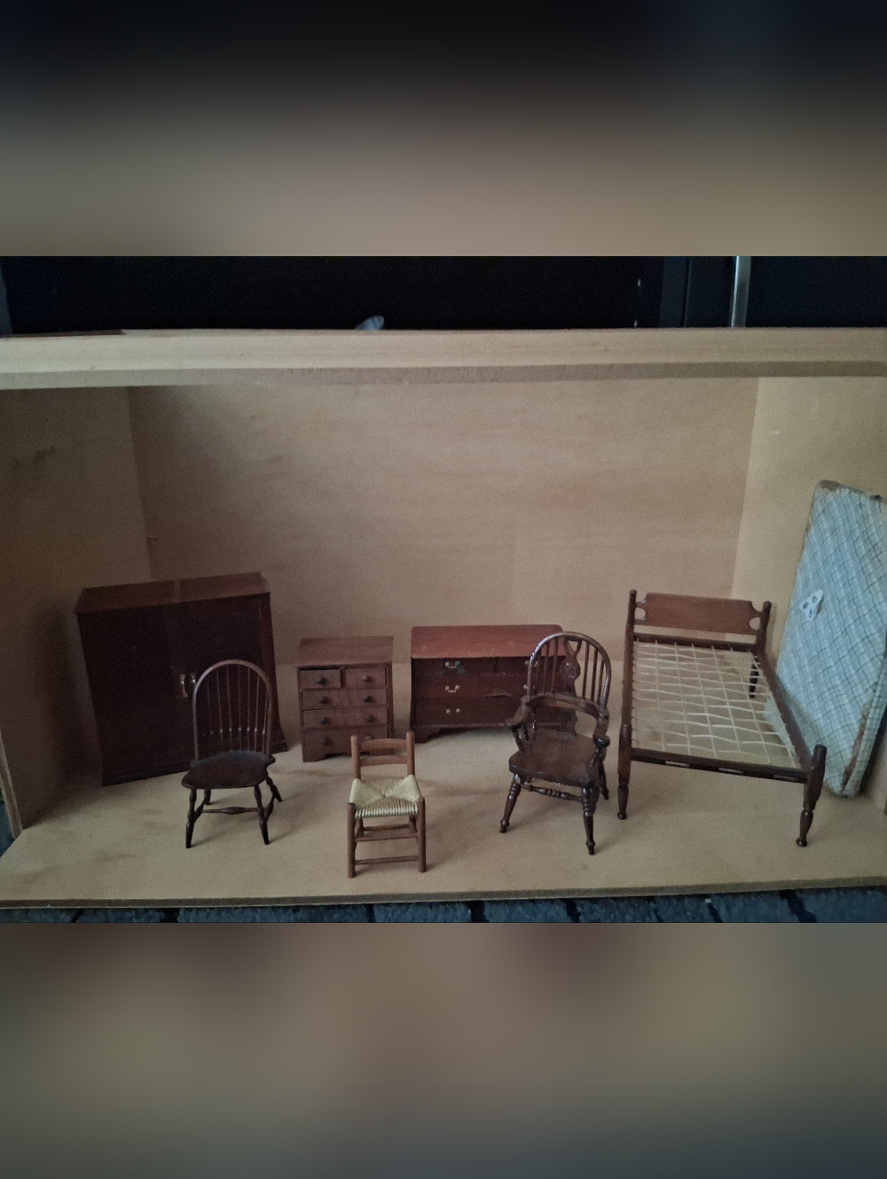 Lot Of Miniature Vintage Wooden Dollhouse Furniture Bedroom Set